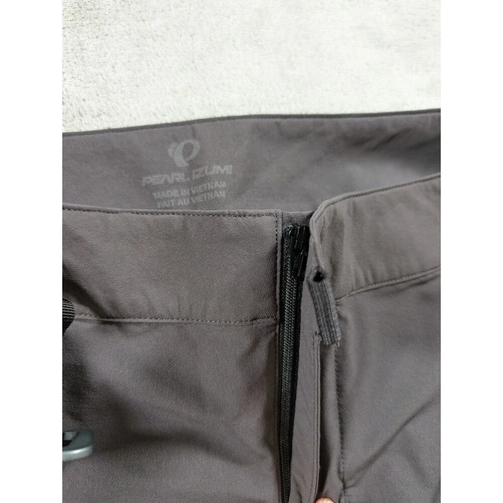 Pearl Izumi Elevate Shell Shorts Mens 34 Gray Cycling MTB Spell Out Performance